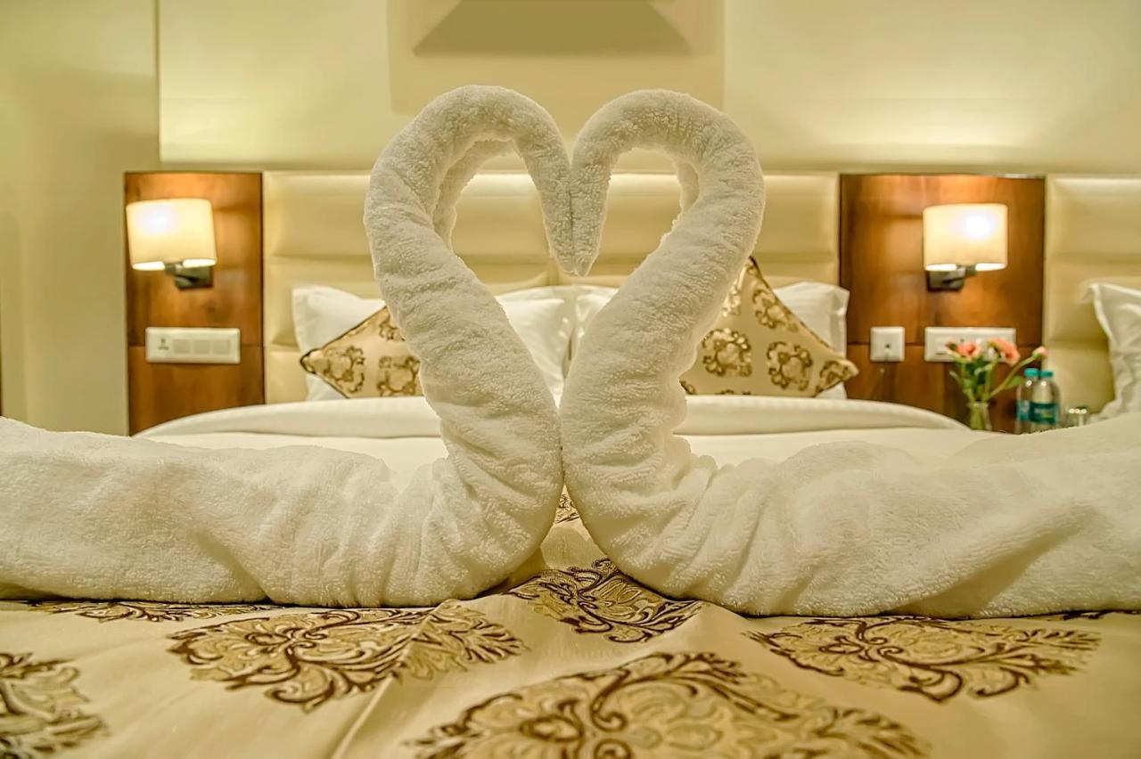 Hotel Hira Inn-10Mins From Railway Station & Bus Station อัลลอฮาบาด ภายนอก รูปภาพ