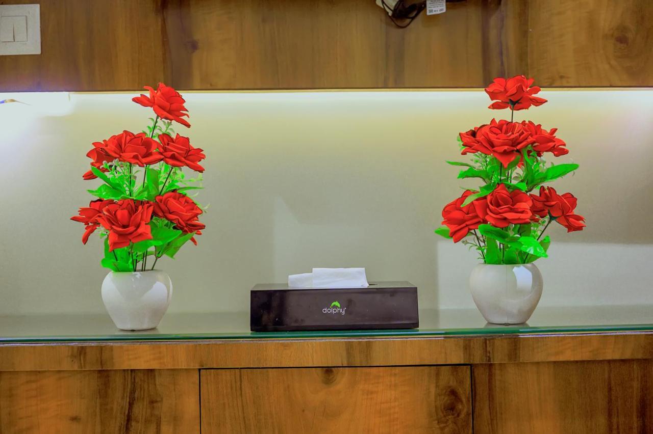 Hotel Hira Inn-10Mins From Railway Station & Bus Station อัลลอฮาบาด ภายนอก รูปภาพ