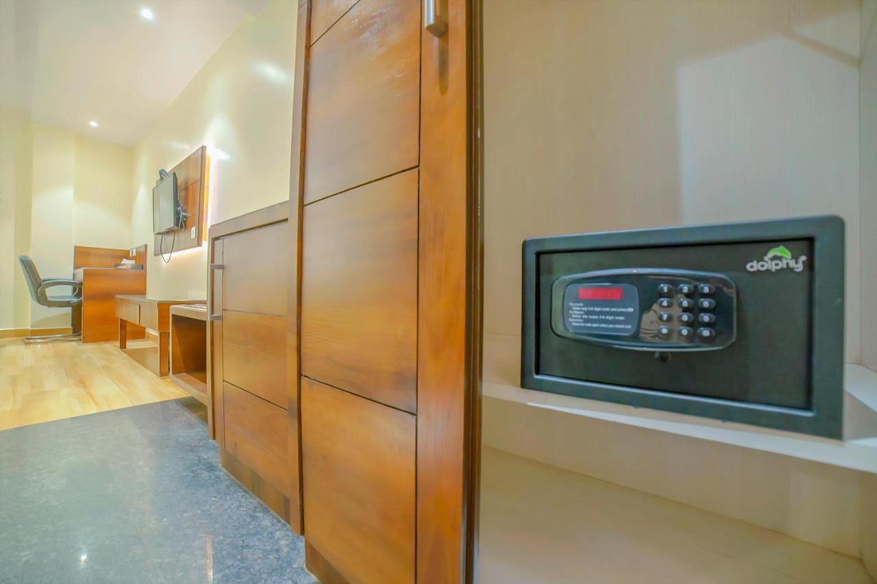 Hotel Hira Inn-10Mins From Railway Station & Bus Station อัลลอฮาบาด ภายนอก รูปภาพ