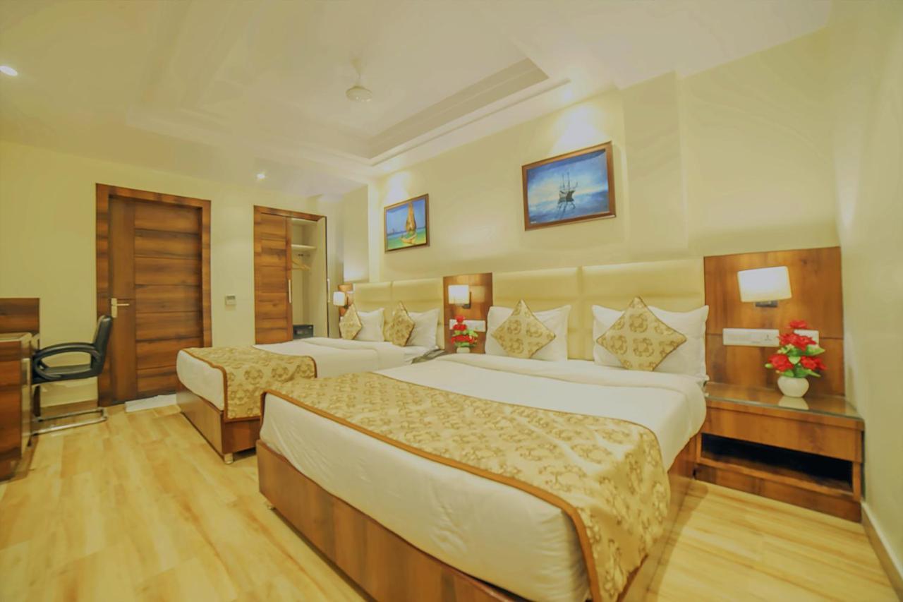 Hotel Hira Inn-10Mins From Railway Station & Bus Station อัลลอฮาบาด ภายนอก รูปภาพ